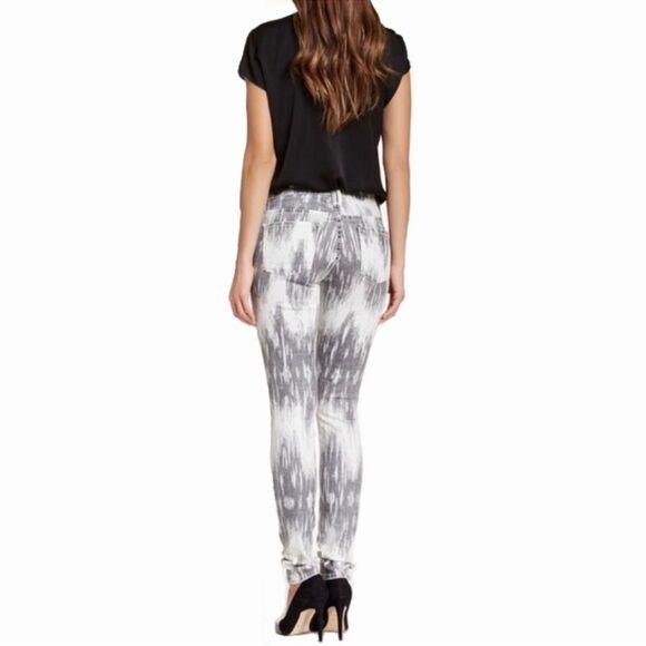 VINCE Dylan Coated beat down brushstroke print gray and white skinny jeans. - Picture 2 of 13